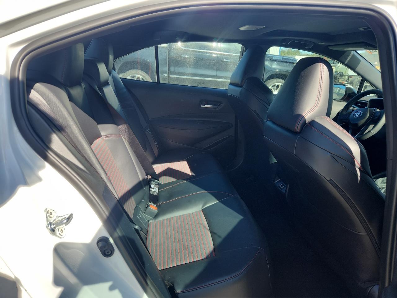 Toyota Corolla Xse Image 3