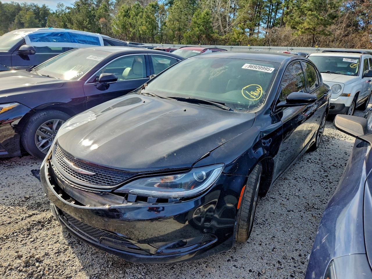 Chrysler 200 S Image 1