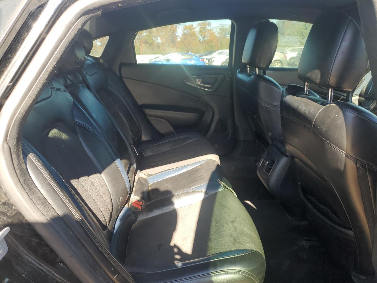 Chrysler 200 S Image 5