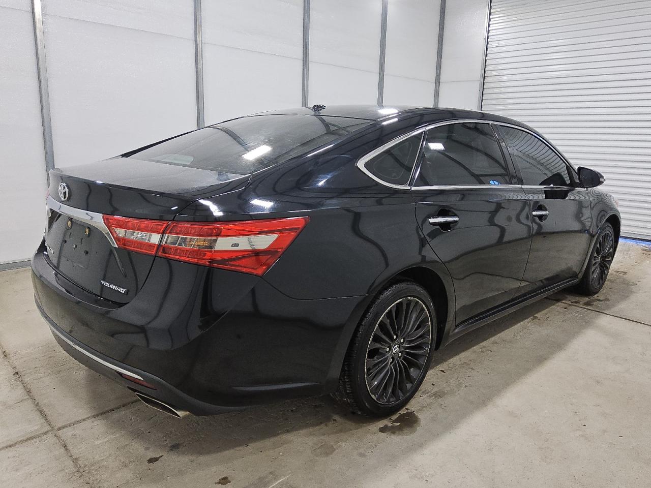 Toyota Avalon Xle Image 2