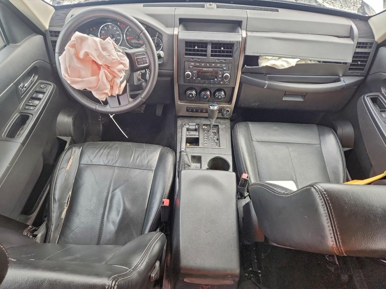 Jeep Liberty Sport Image 9