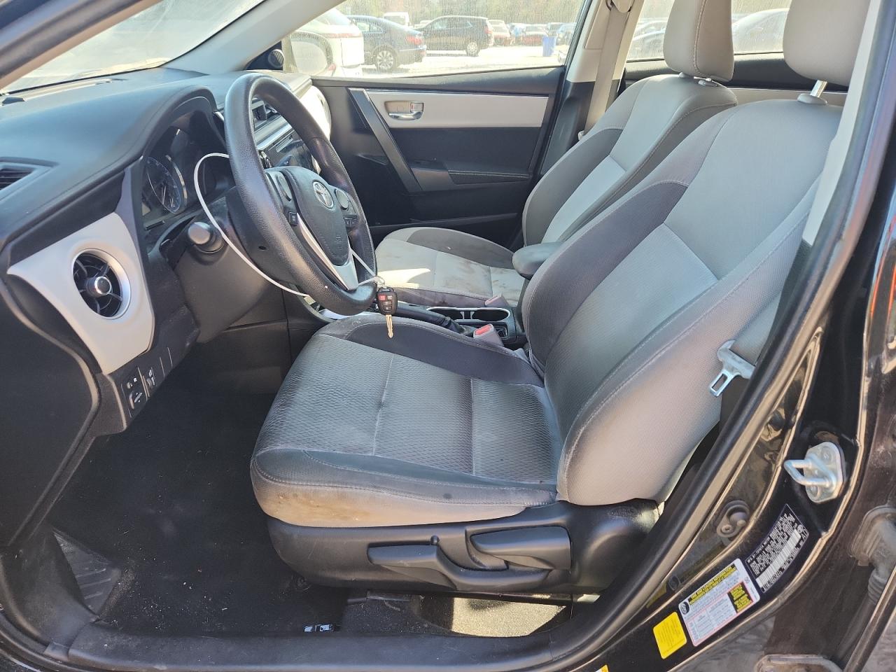 Toyota Corolla L Image 7