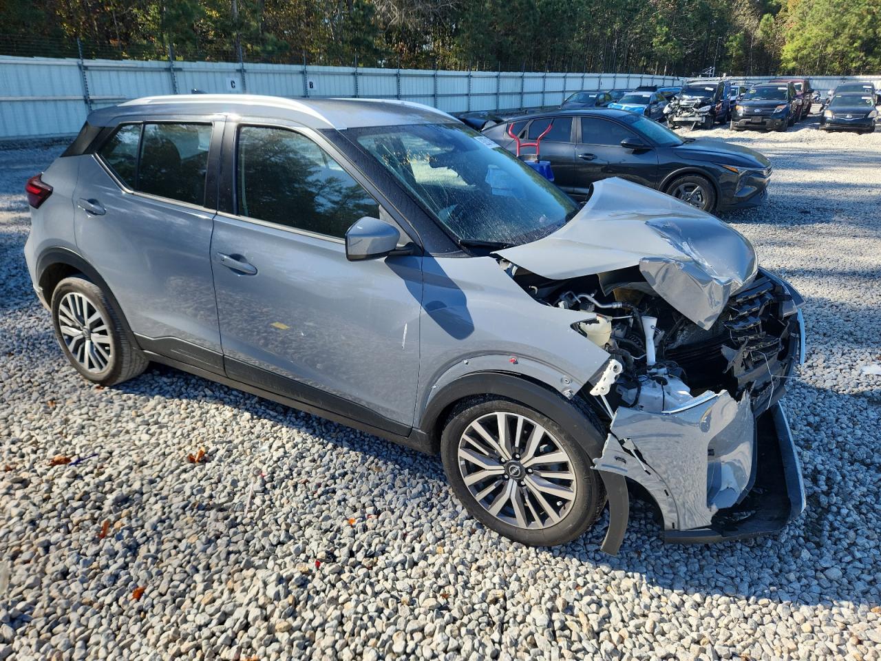 Nissan Kicks Sv Image 3