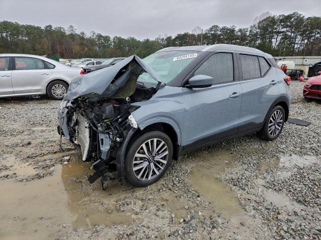  Salvage Nissan Kicks