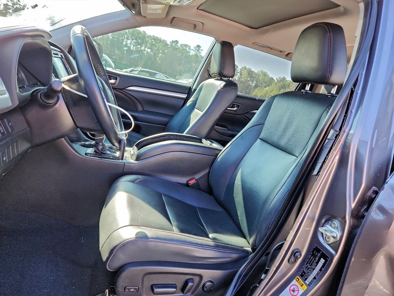 Toyota Highlander Se Image 11