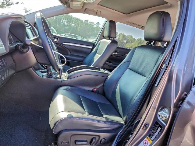 Toyota Highlander Se Image 11