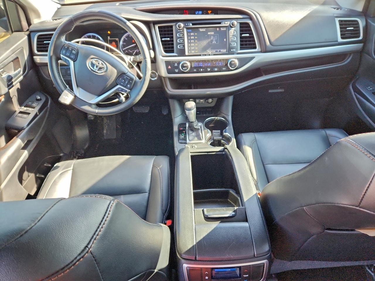 Toyota Highlander Se Image 14