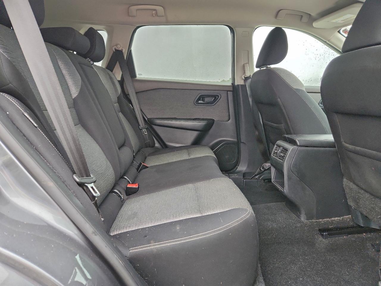 Nissan Rogue S Image 5