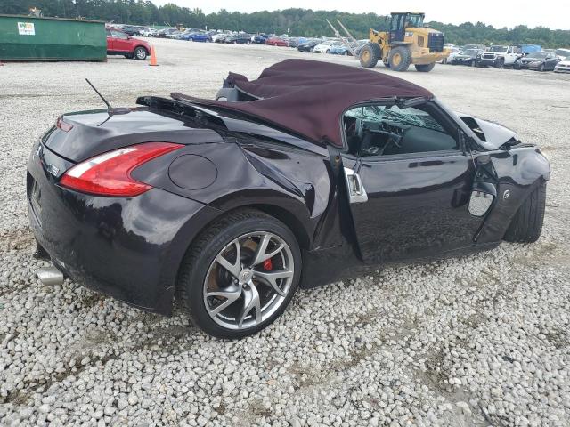 Nissan 370Z Base Image 7