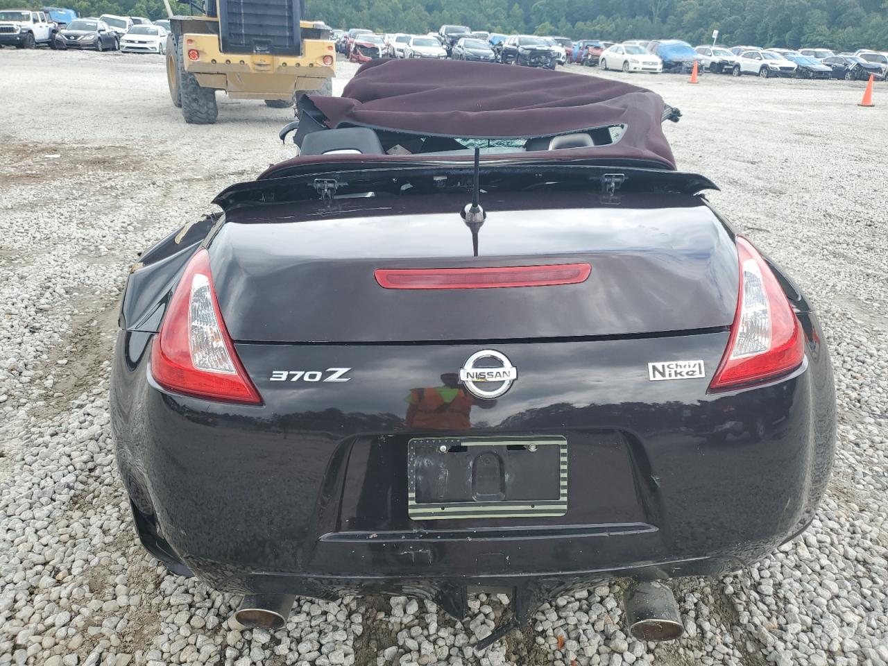 Nissan 370Z Base Image 3