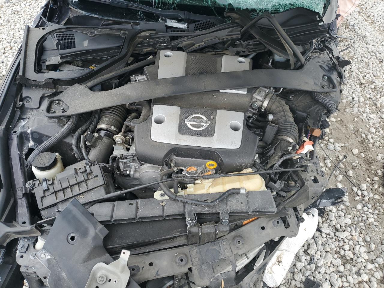 Nissan 370Z Base Image 4