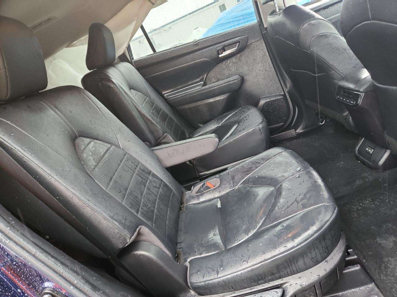 Toyota Highlander Xle Image 2