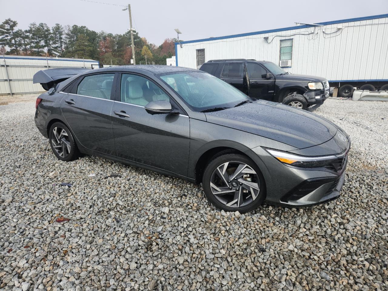 Hyundai ELANTRA Limited Image 2