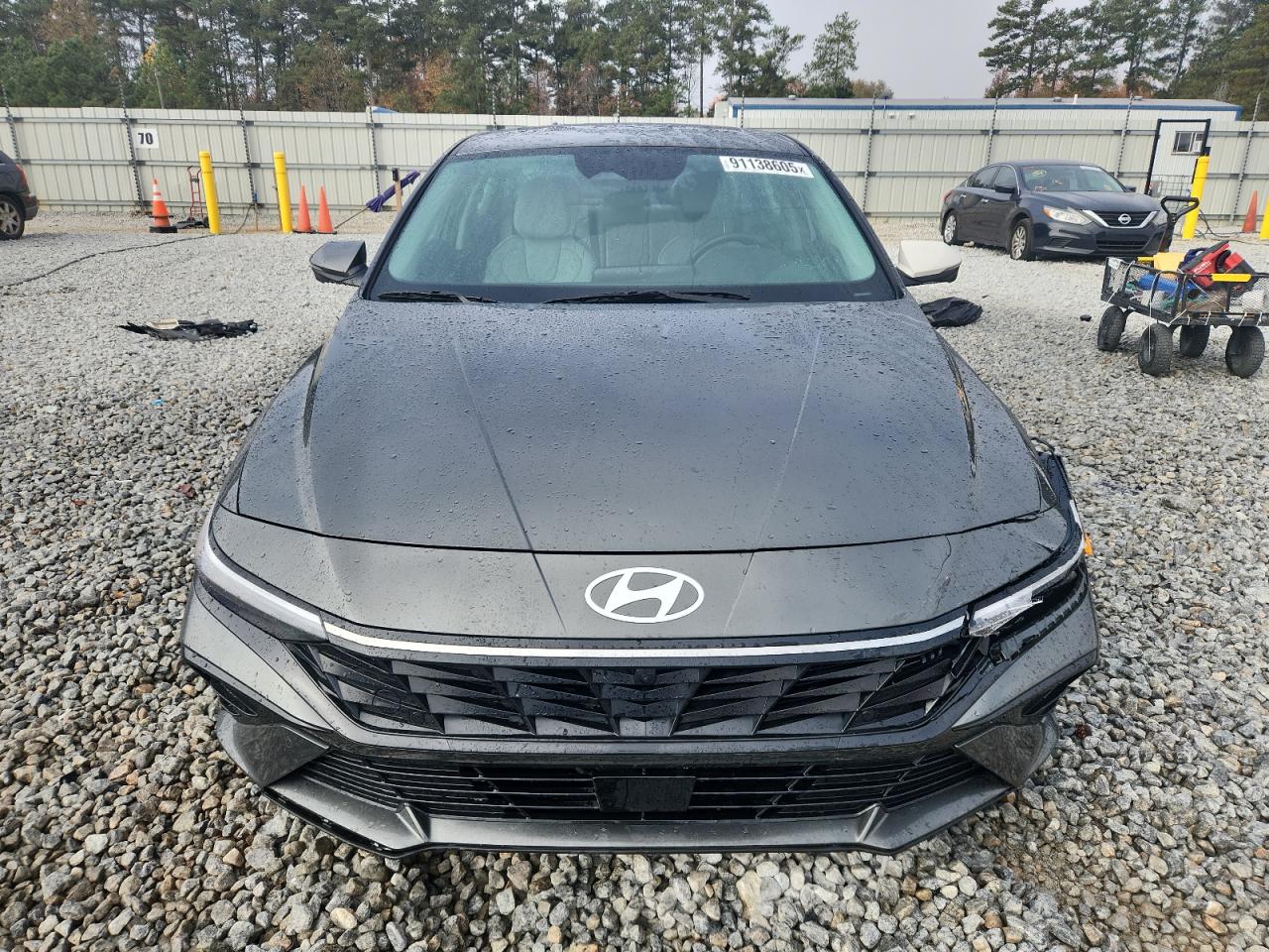 Hyundai ELANTRA Limited Image 8