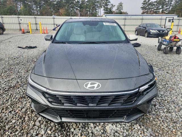 Hyundai ELANTRA Limited Image 8
