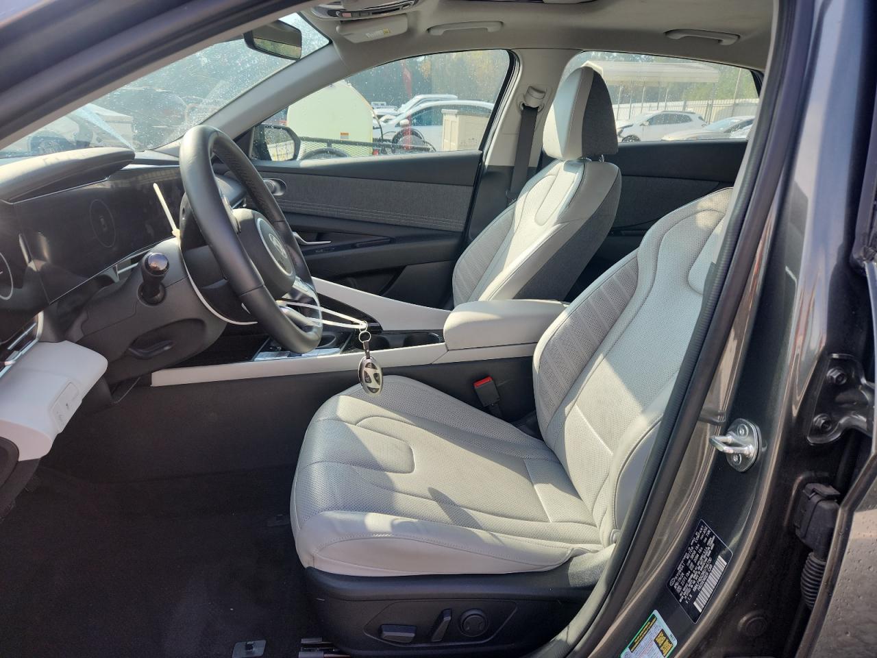 Hyundai ELANTRA Limited Image 10