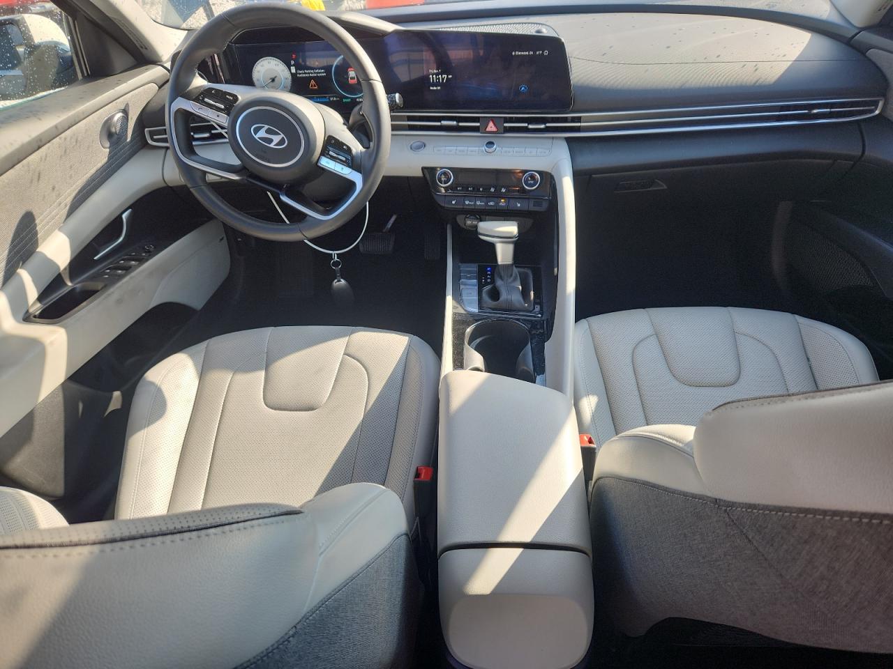 Hyundai ELANTRA Limited Image 7