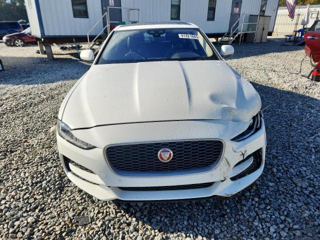 Jaguar XE S Image 10