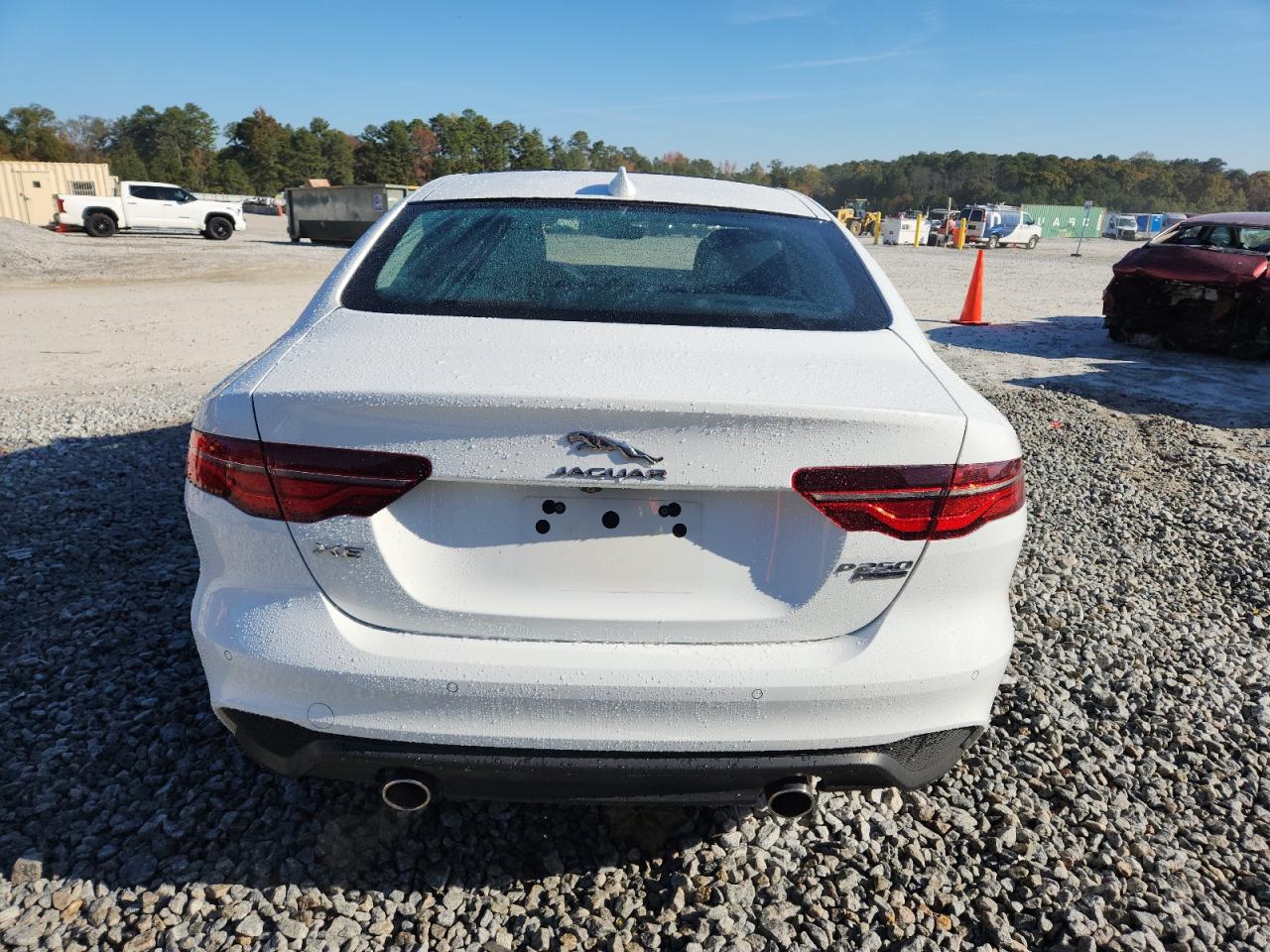 Jaguar XE S Image 4
