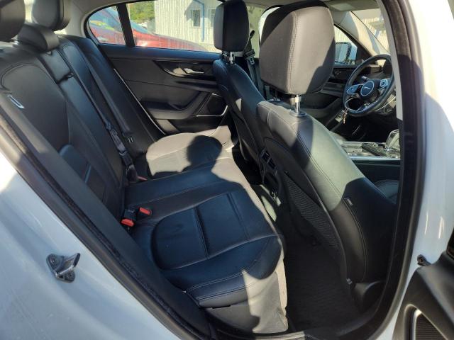 Jaguar XE S Image 11