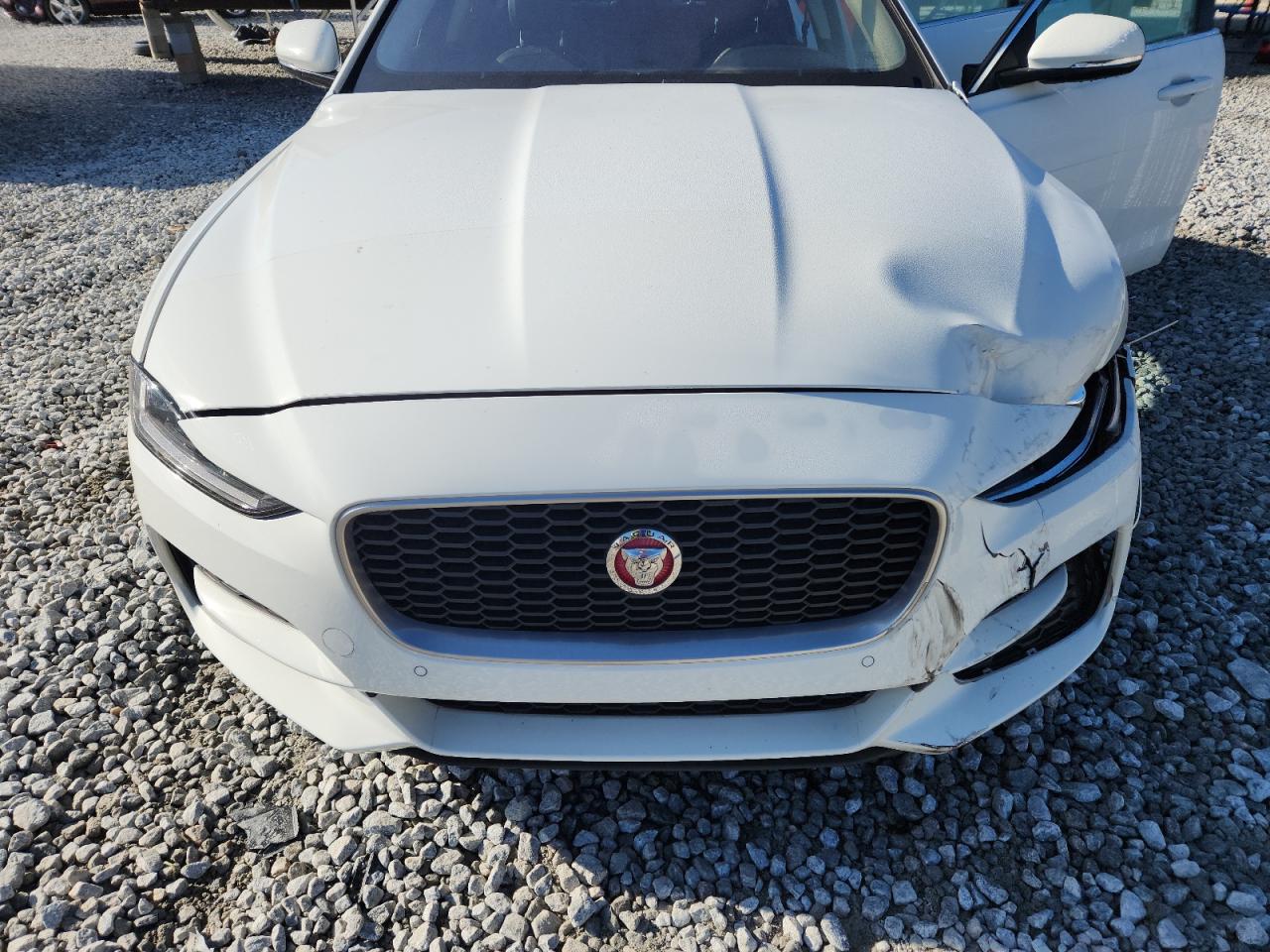 Jaguar XE S Image 12