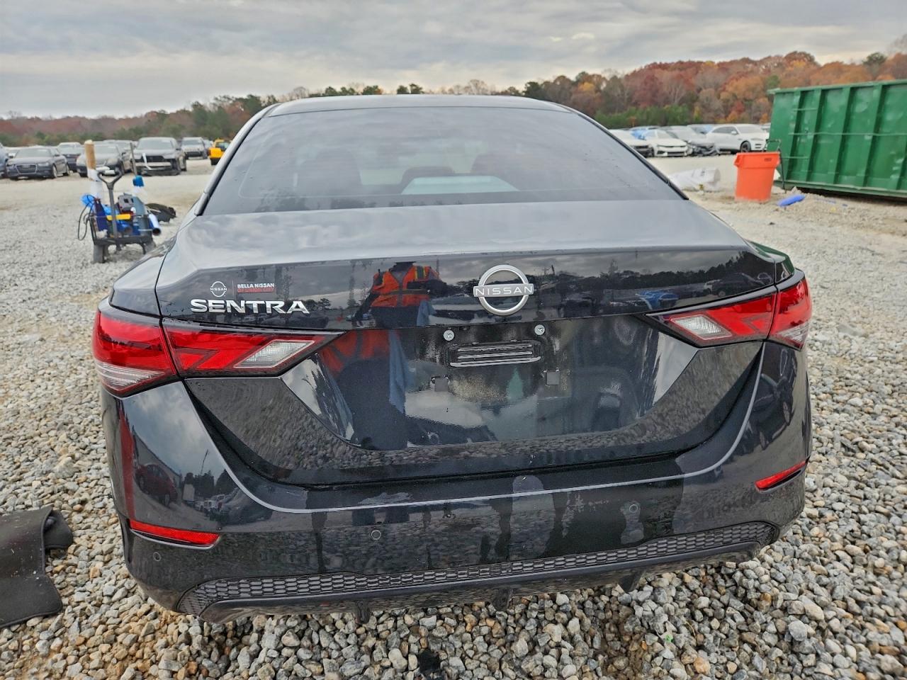 Nissan Sentra S Image 8