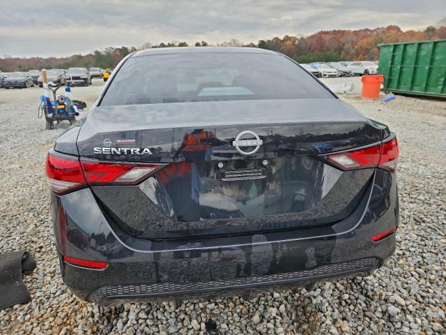 Nissan Sentra S Image 8