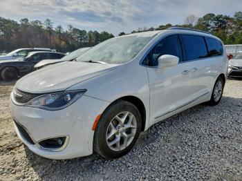  Salvage Chrysler Pacifica