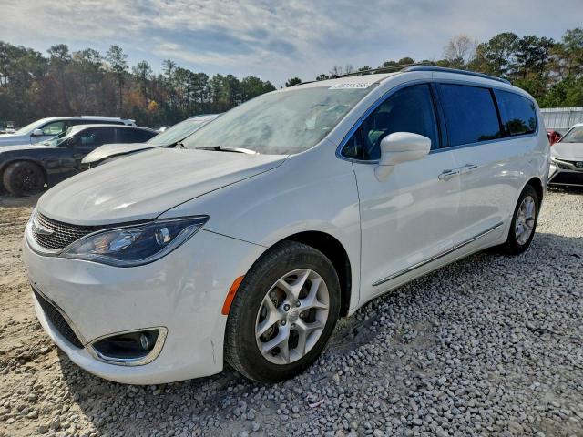  Salvage Chrysler Pacifica