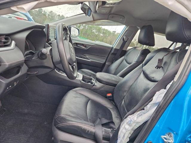 Toyota RAV4 Xle Image 2