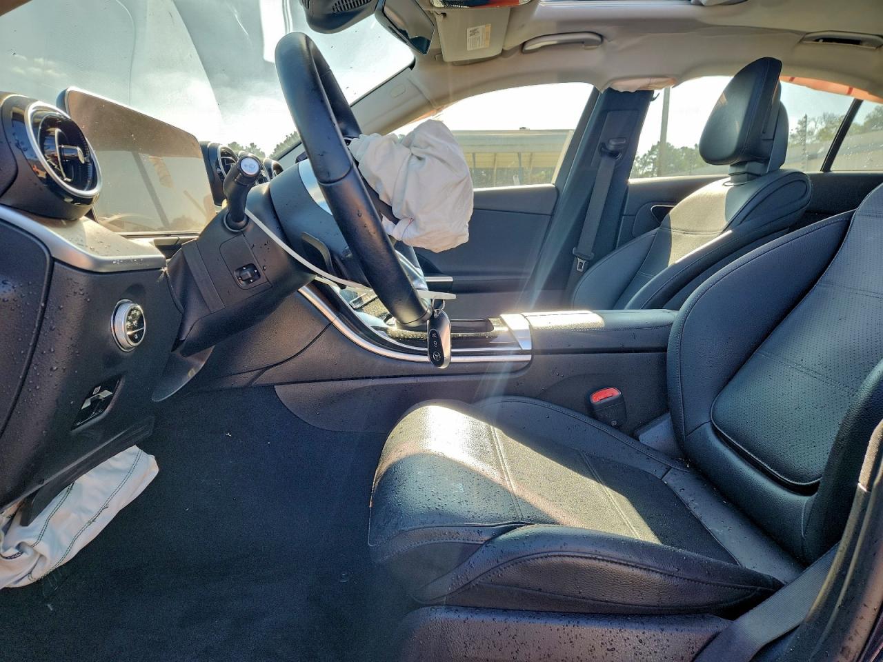 Mercedes-Benz C-Class 300 Image 8