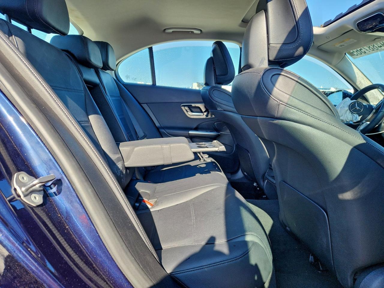 Mercedes-Benz C-Class 300 Image 3