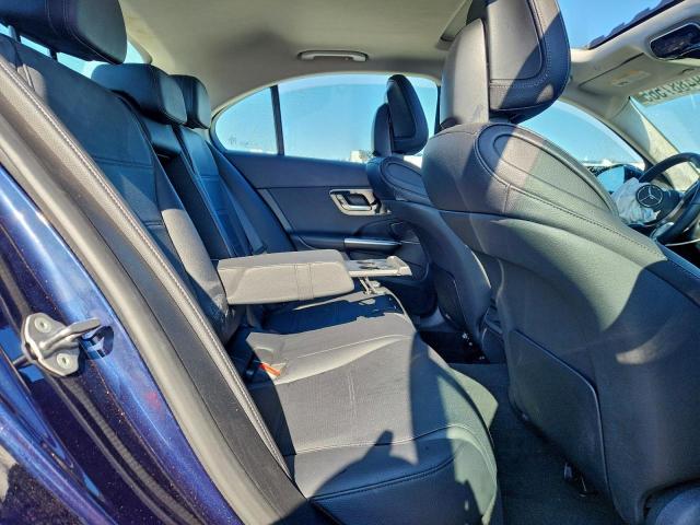 Mercedes-Benz C-Class 300 Image 3