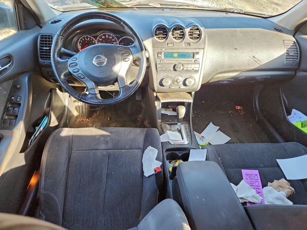 Nissan Altima Base Image 8