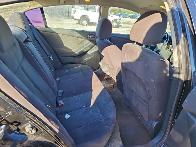 Nissan Altima Base Image 6