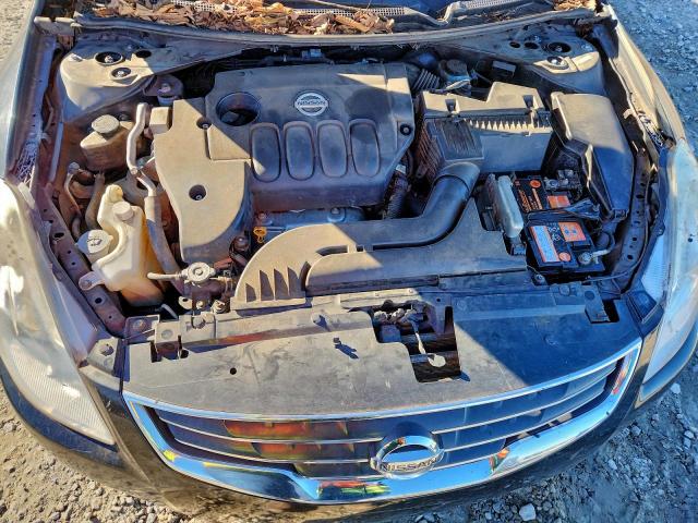 Nissan Altima Base Image 12