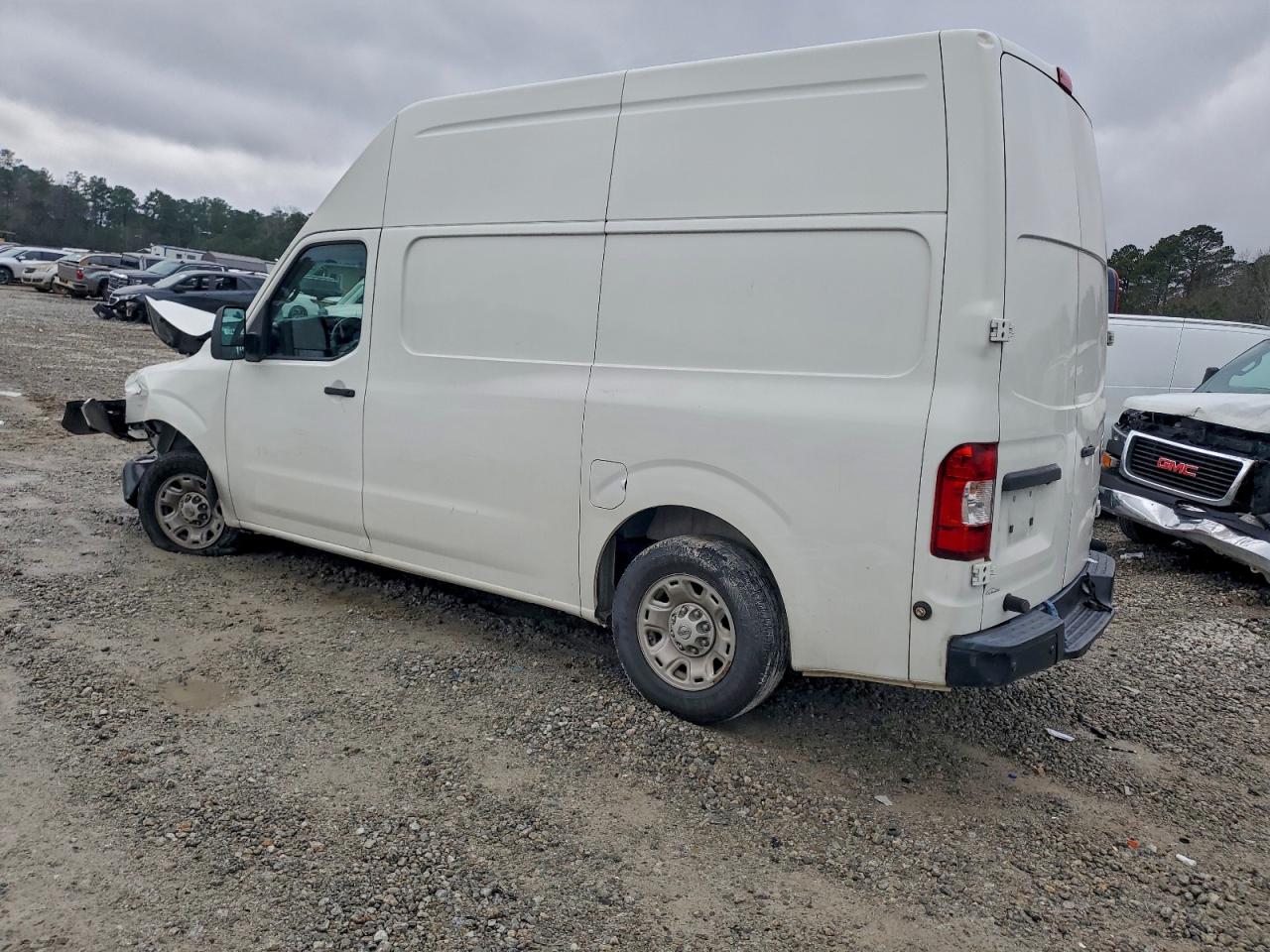 Nissan Nv 2500 S Image 6