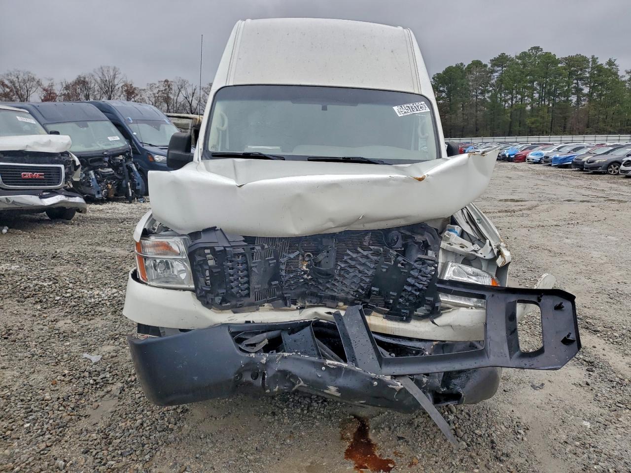 Nissan Nv 2500 S Image 7