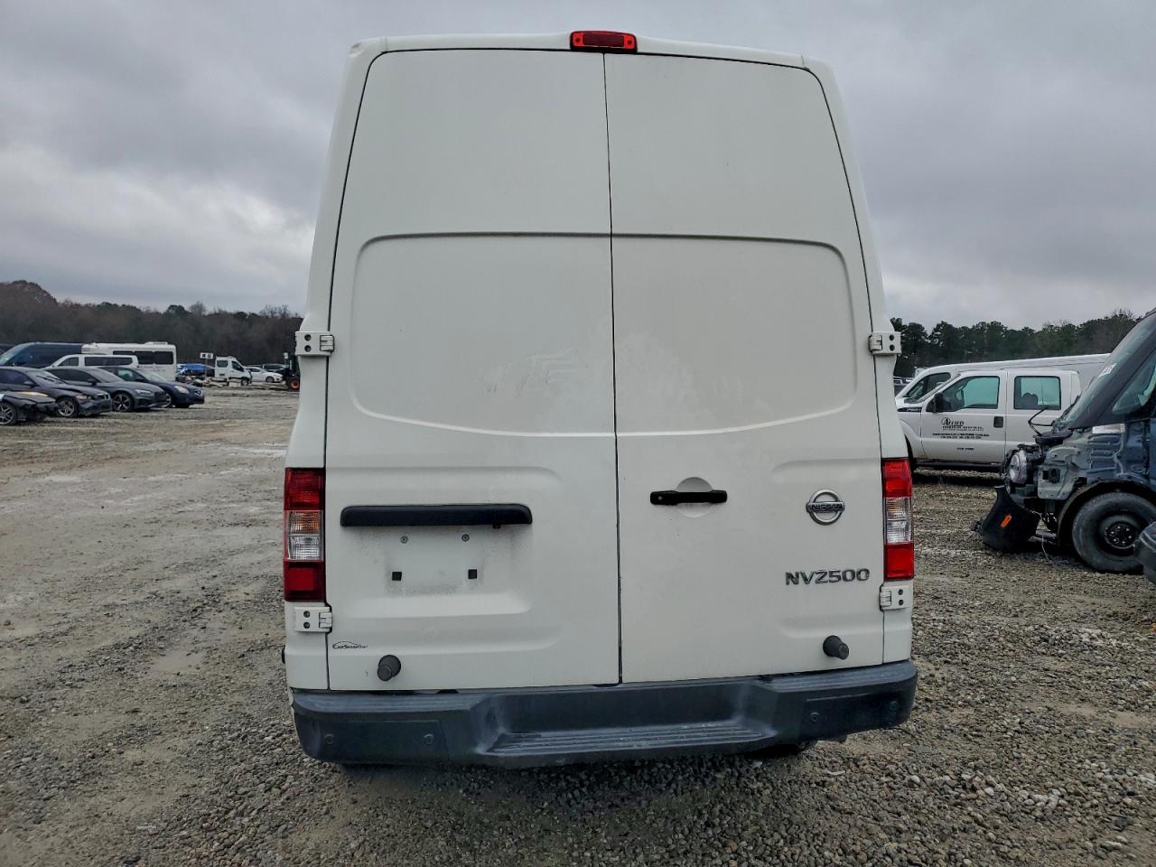Nissan Nv 2500 S Image 11