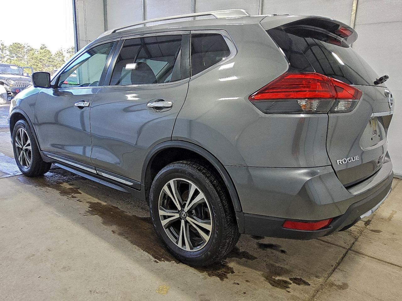 Nissan Rogue S Image 5