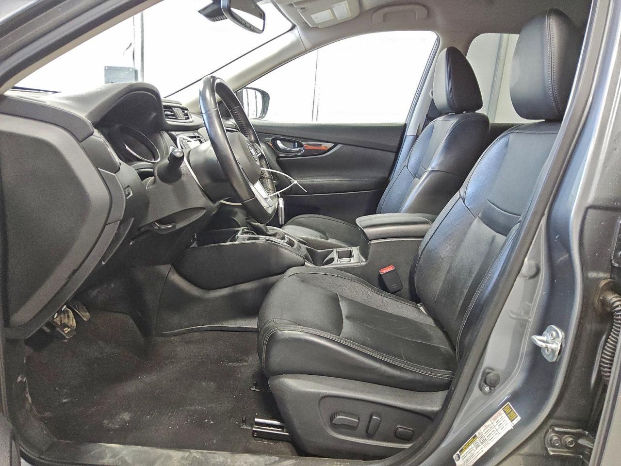 Nissan Rogue S Image 9