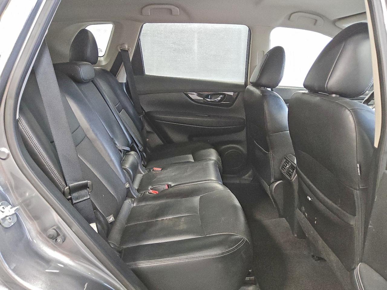 Nissan Rogue S Image 13