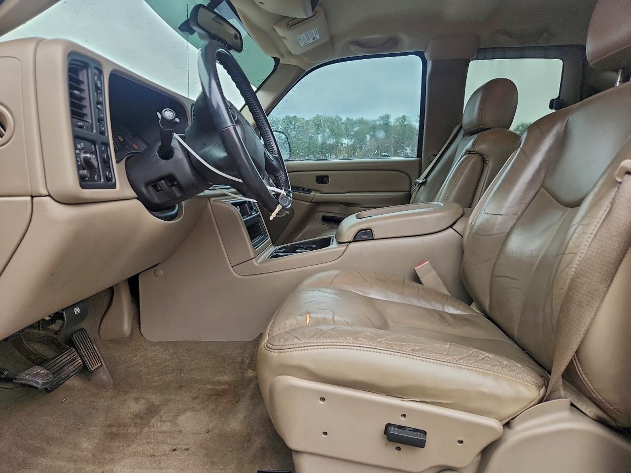 Chevrolet Silverado K1500 Image 2