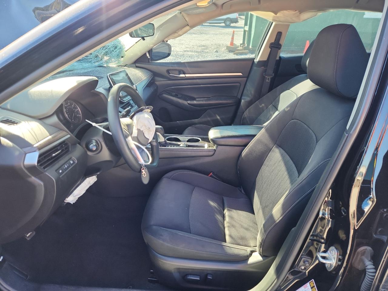 Nissan Altima Sv Image 9