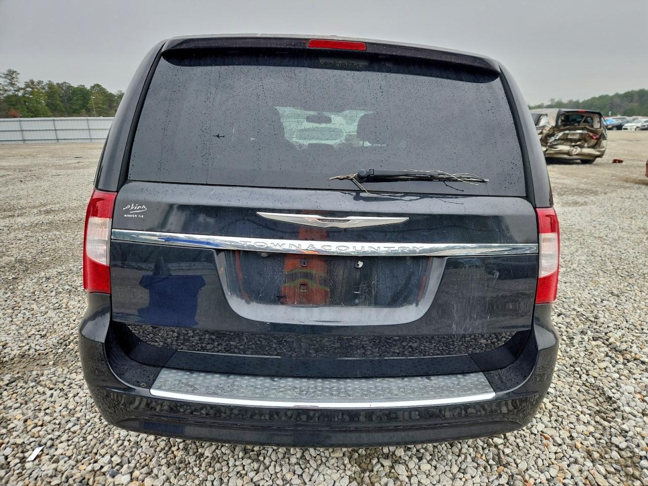 Chrysler Minivan Touring Image 9