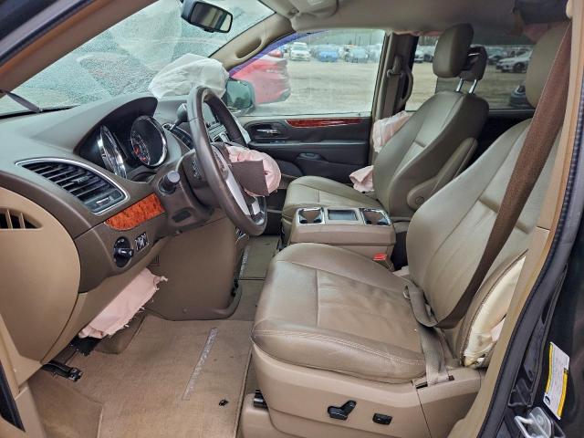 Chrysler Minivan Touring Image 3