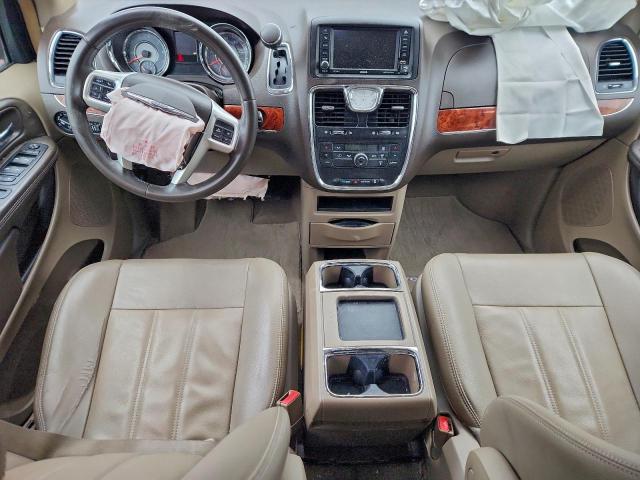 Chrysler Minivan Touring Image 8