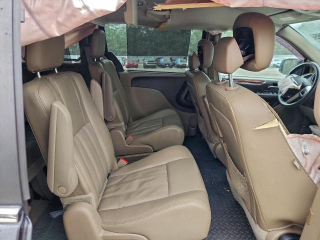 Chrysler Minivan Touring Image 4