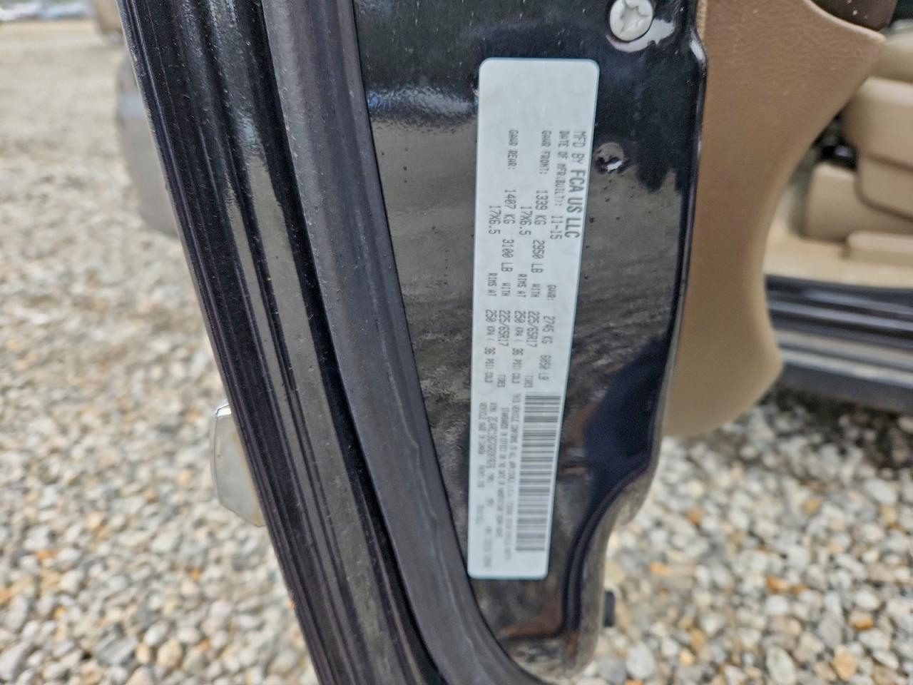 Chrysler Minivan Touring Image 6