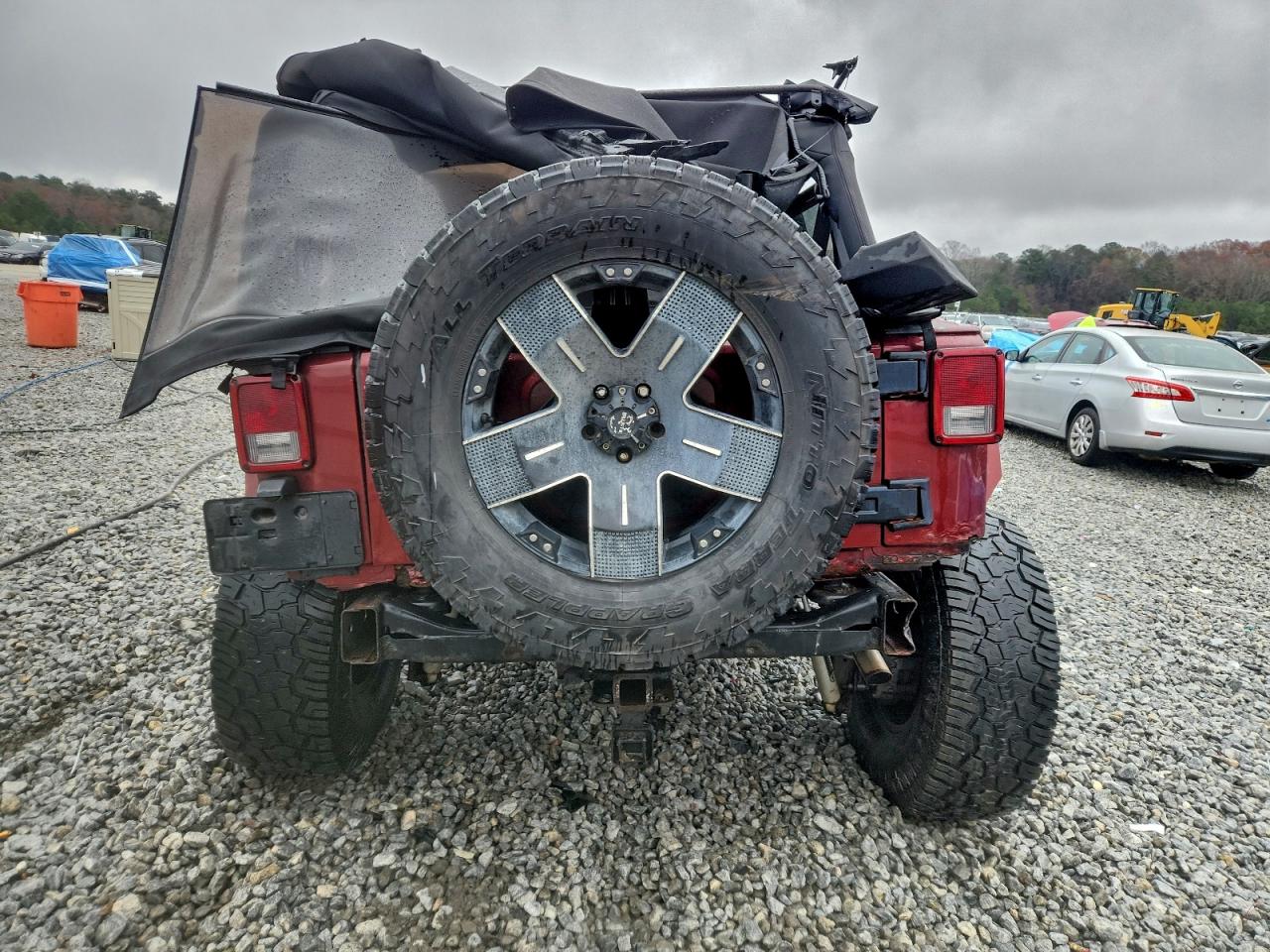 Jeep Wrangler Sahara Image 6